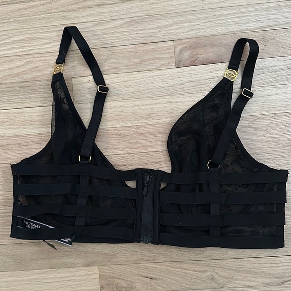 Victoria Secret lace caged bra - Size XL - Picture 4 of 6